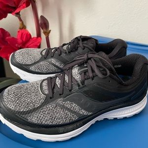 Saucony Guide 10 Women’s Athletic shoes running, walking, training, black